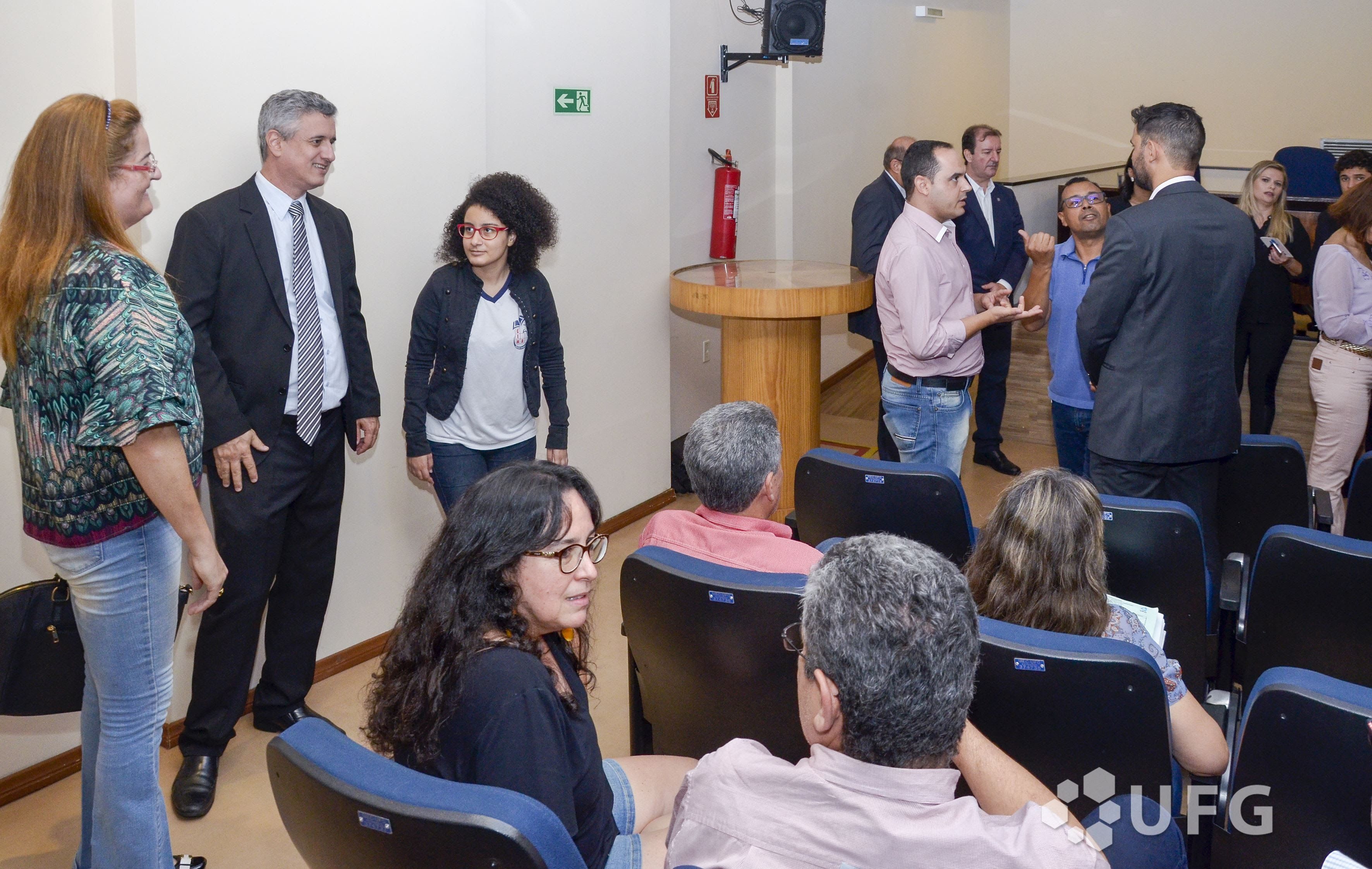 foto-posse-diretoria-emc1