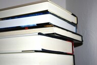 Pilha de livros (Foto: cremalheira/Pixnio)