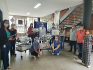 Doações de EPIs e de álcool são entregues ao HC/UFG