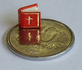 Livro reproduz oração do Pai Nosso em sete línguas