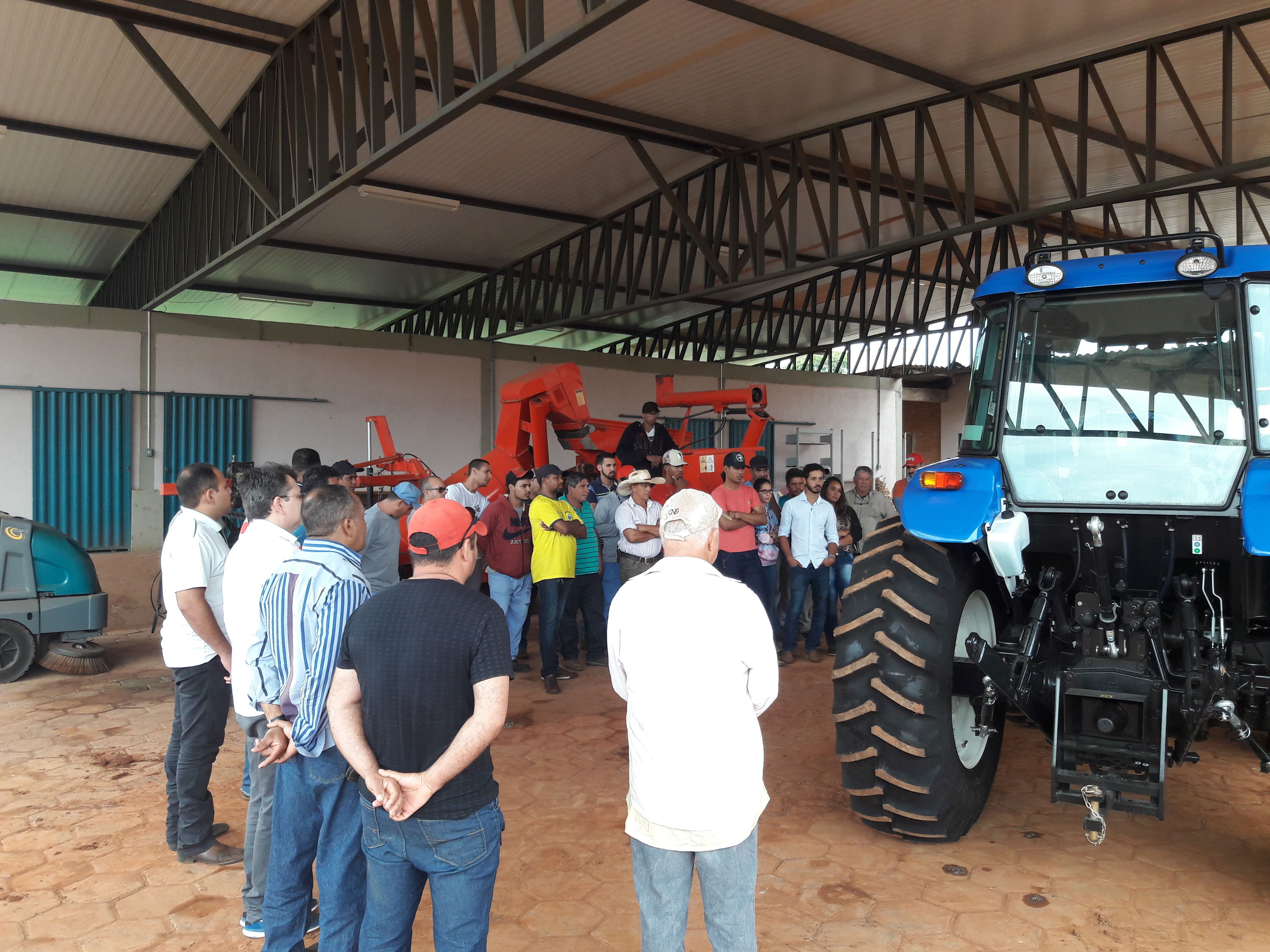 Treinamento com tratoristas 1