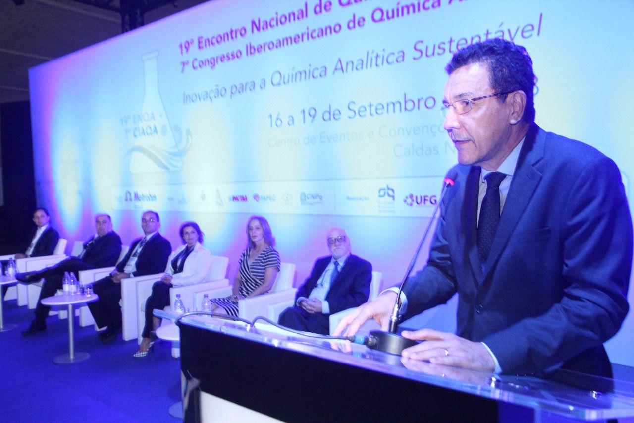 Edward no evento da Química