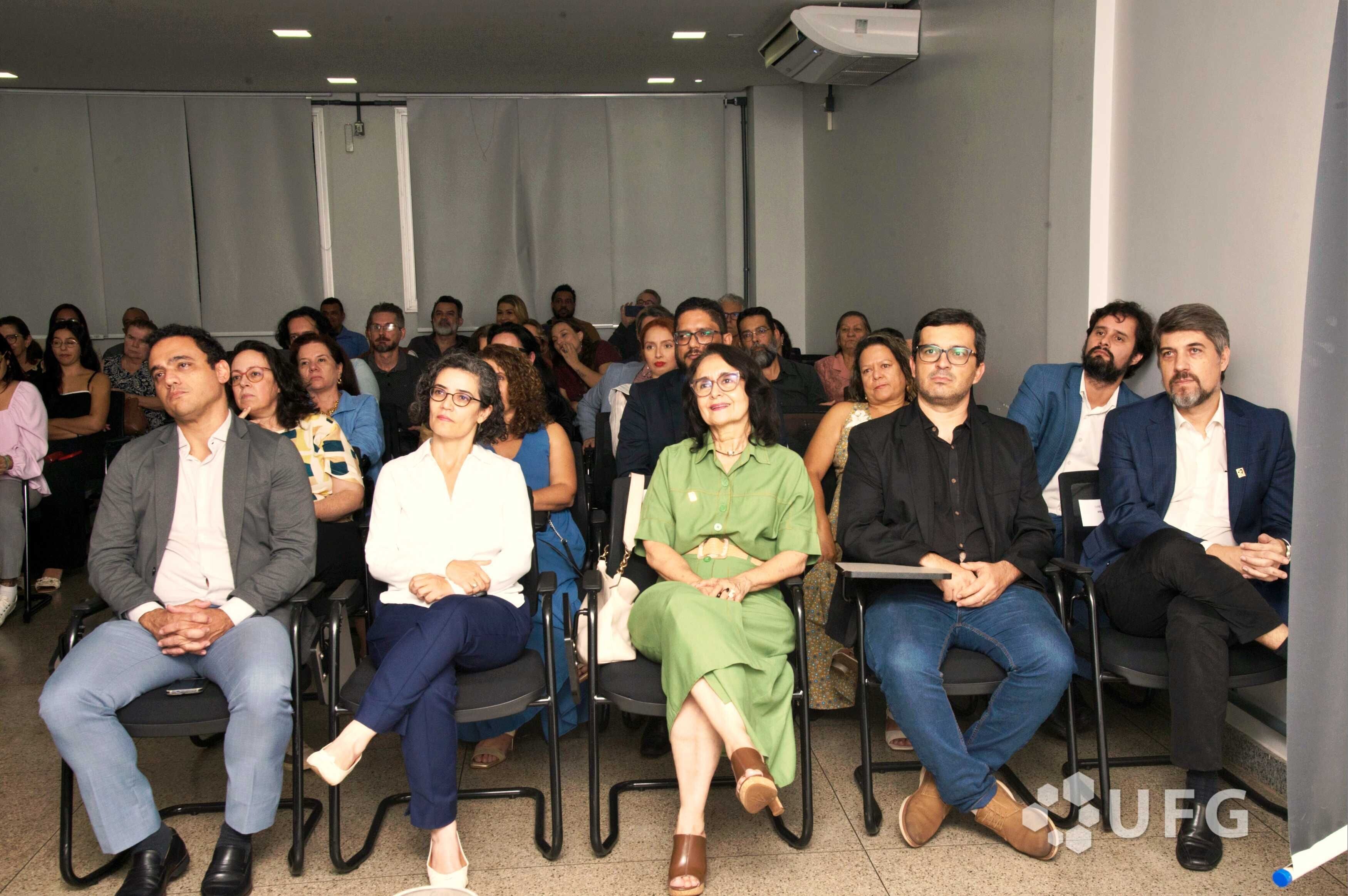  Coleção Expressão acadêmica03.png