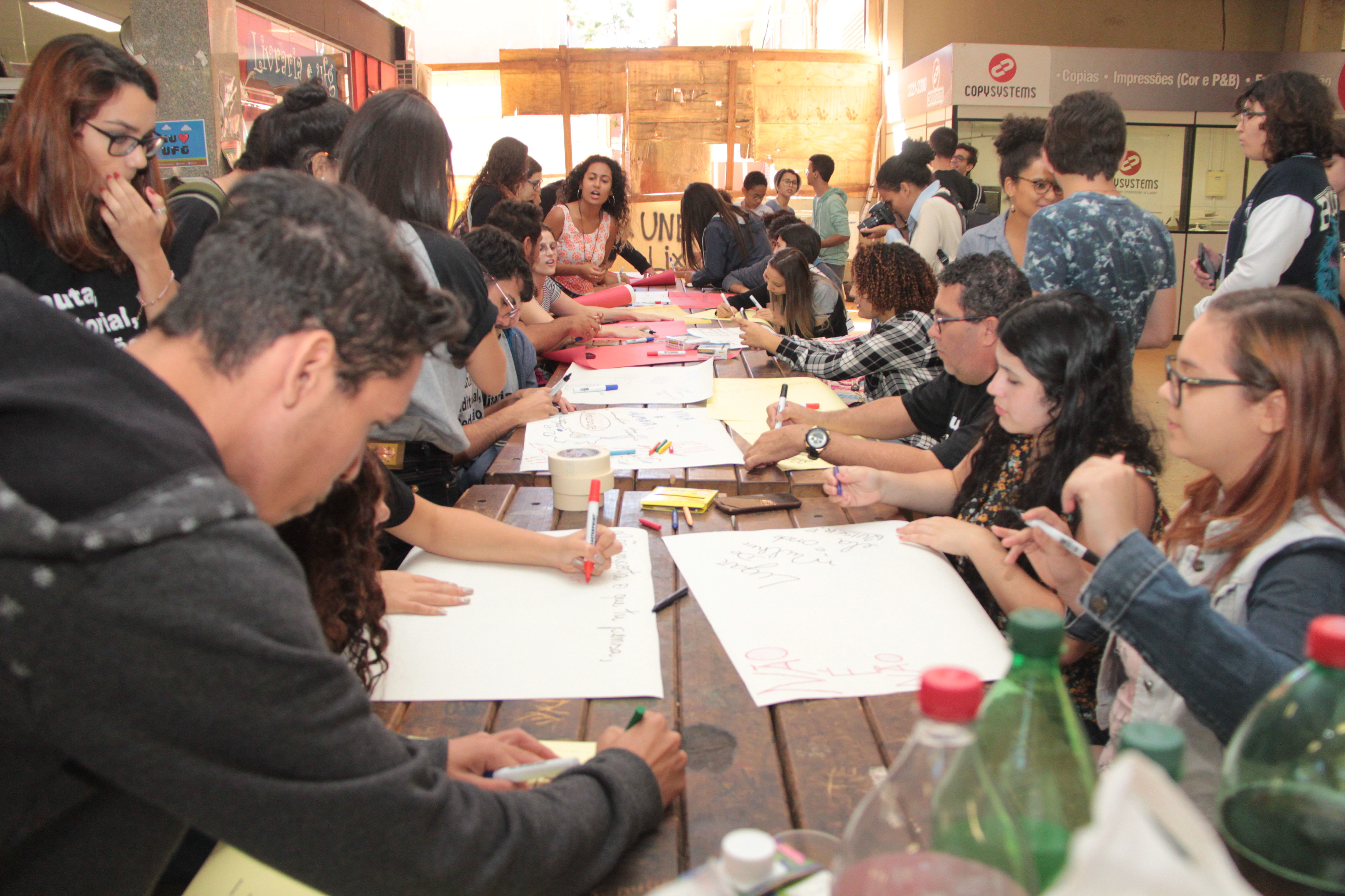 Confecção de cartazes