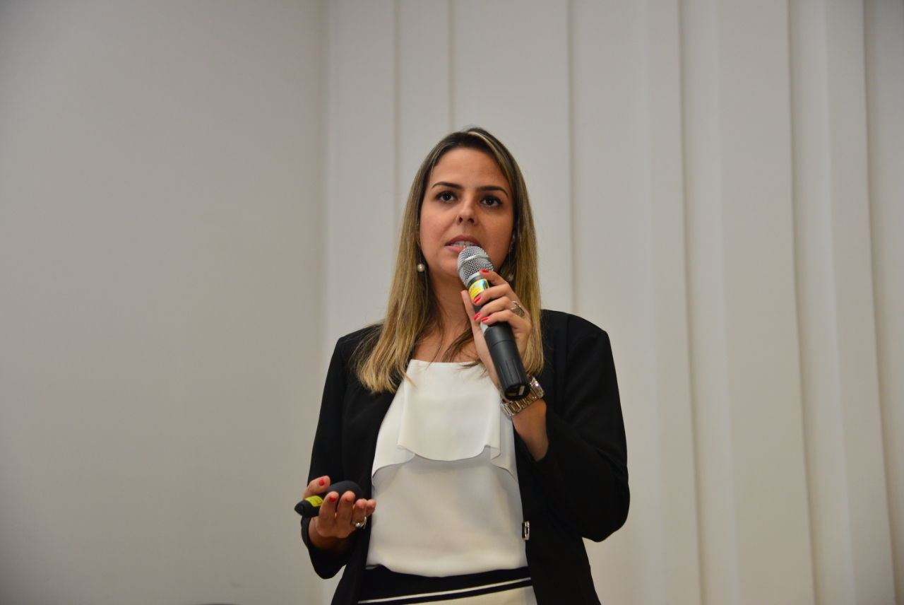 Professora Carolina Horta fala sobre o desenvolvimento de novos fármacos