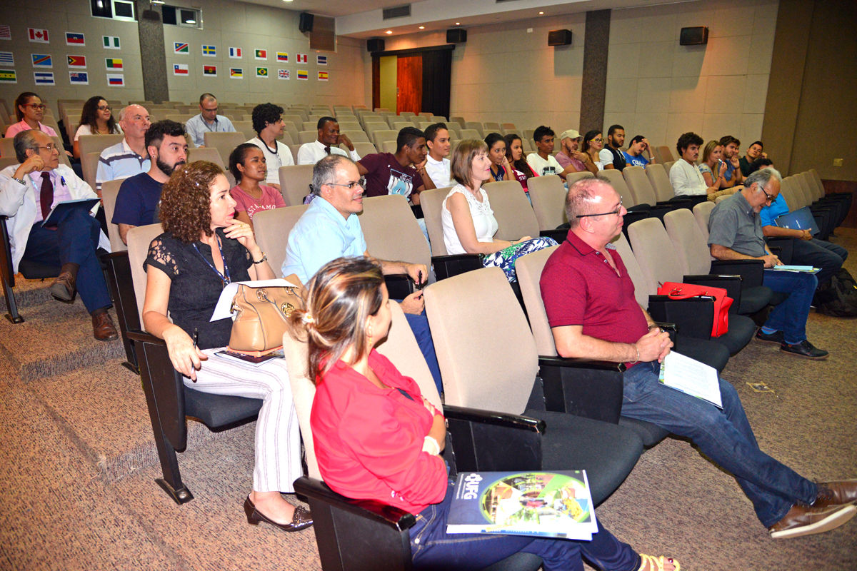 Recepção de estrangeiros no Cine UFG