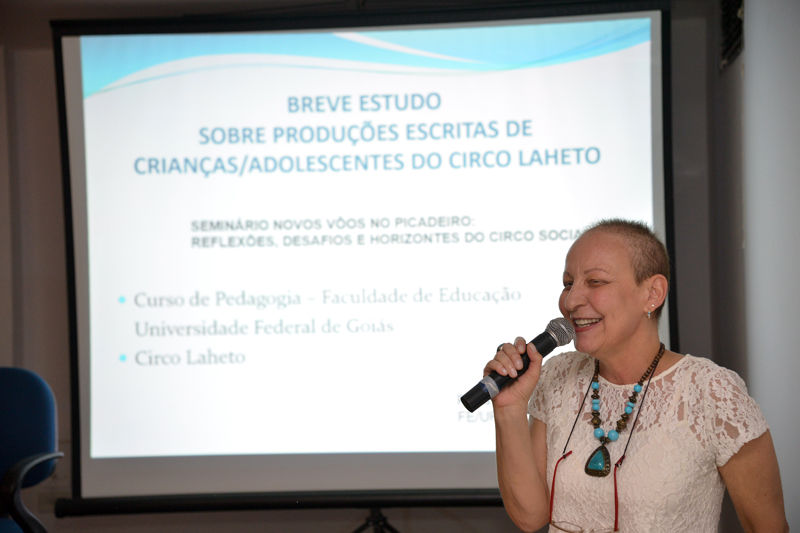 Faculdade de Educação recebe conversa sobre Circo Social