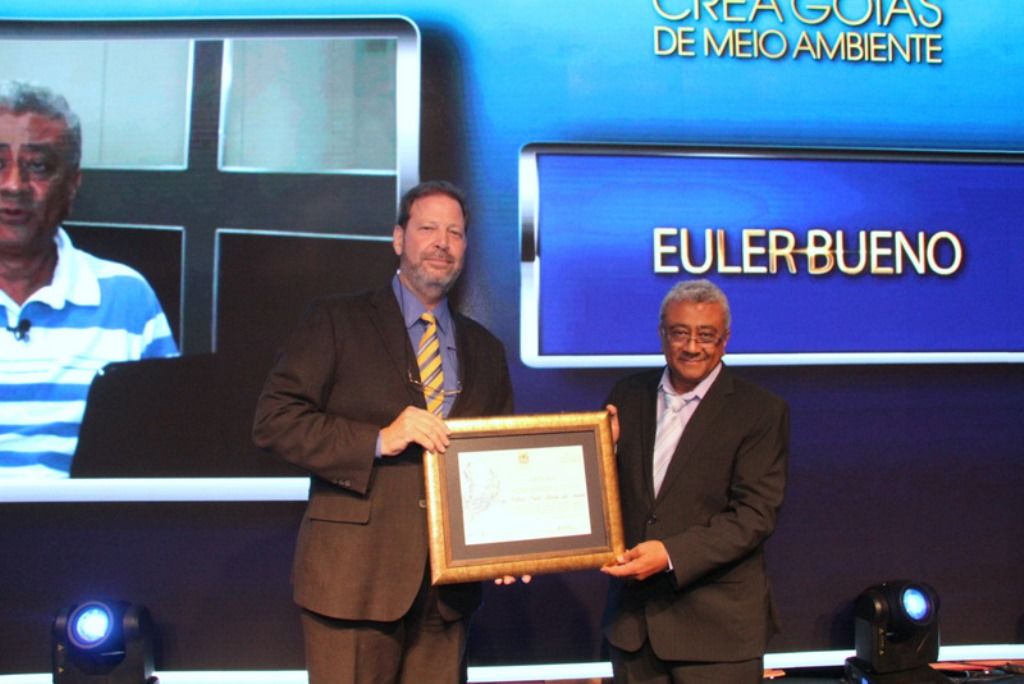 Professor Euler Bueno