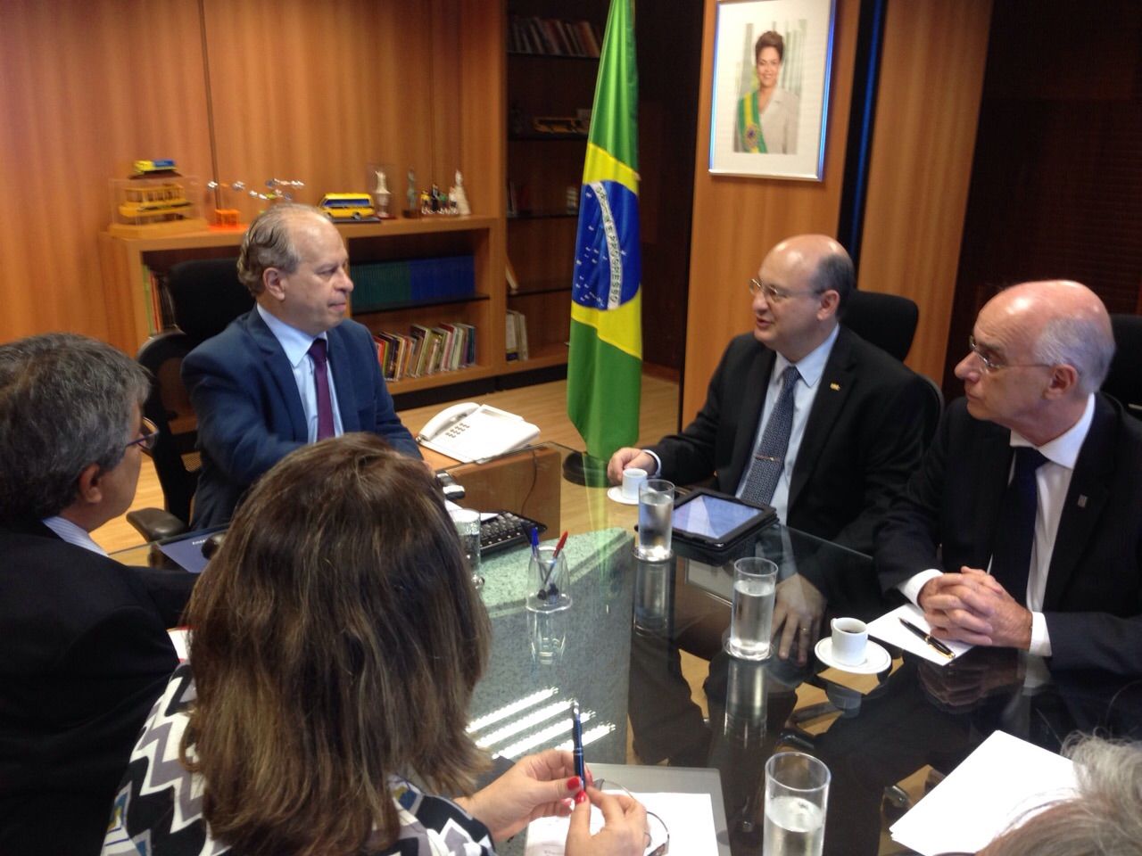 Reitor da UFG durante reunião com novo ministro da Educação