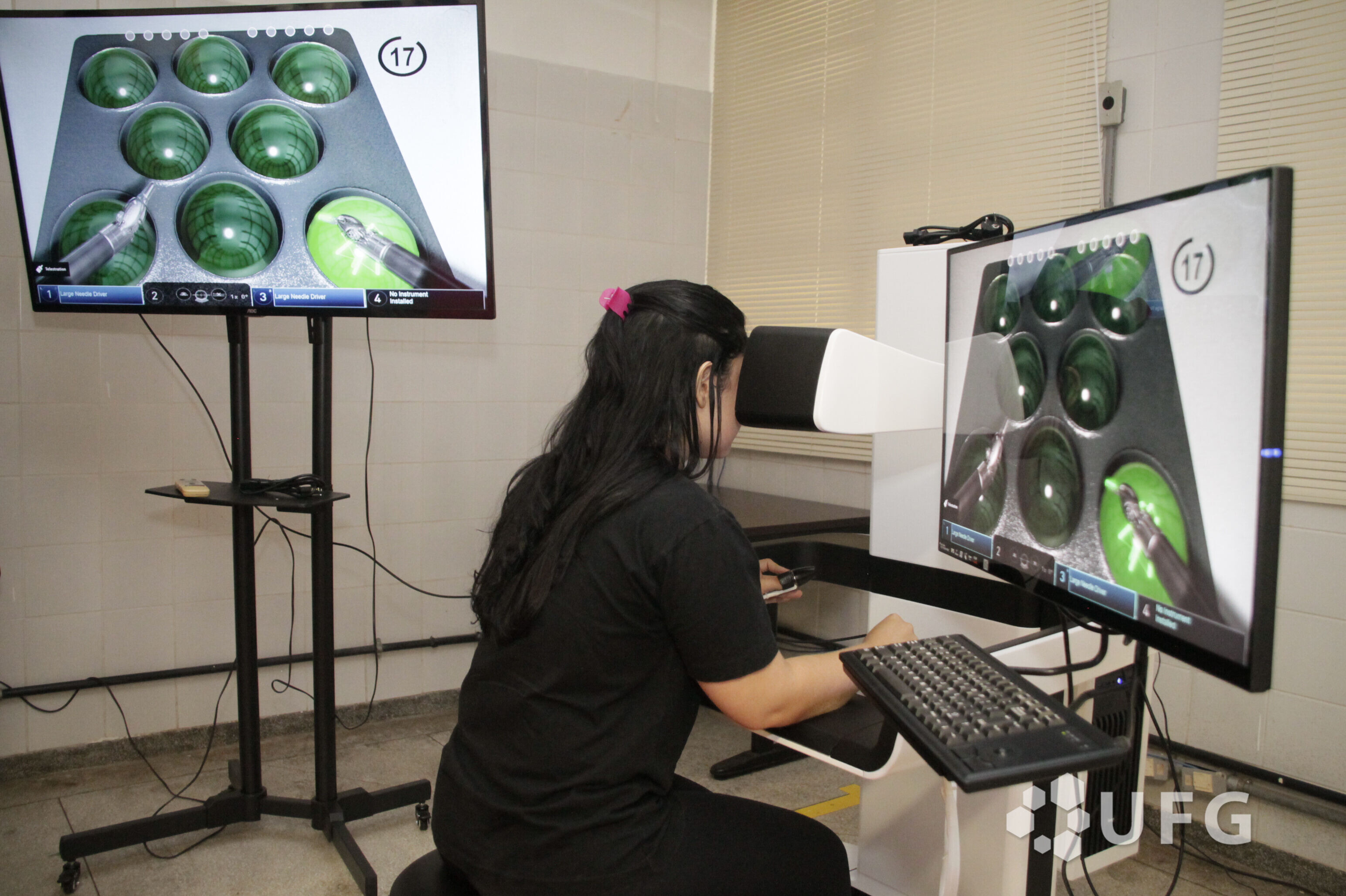 Laboratório_Simulação_Robótica_08_Hellen_Brito