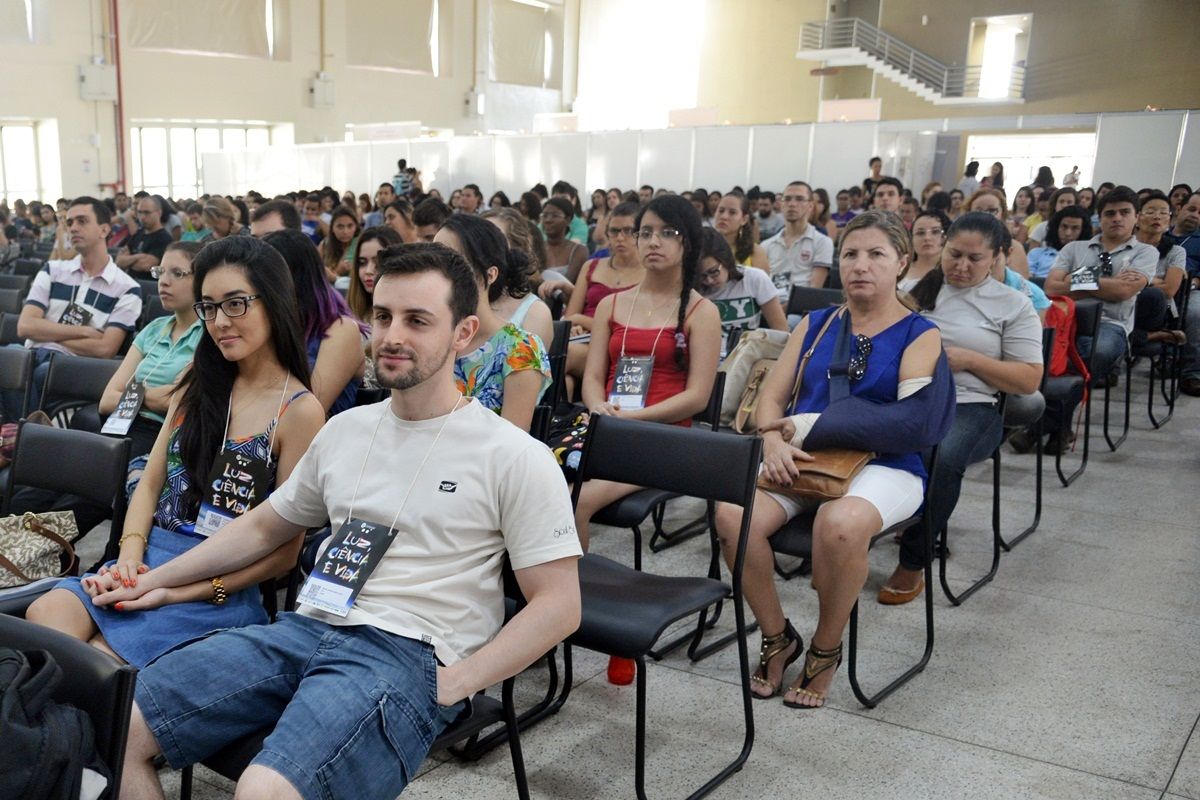 Mesa-redonda A intolerância no Brasil