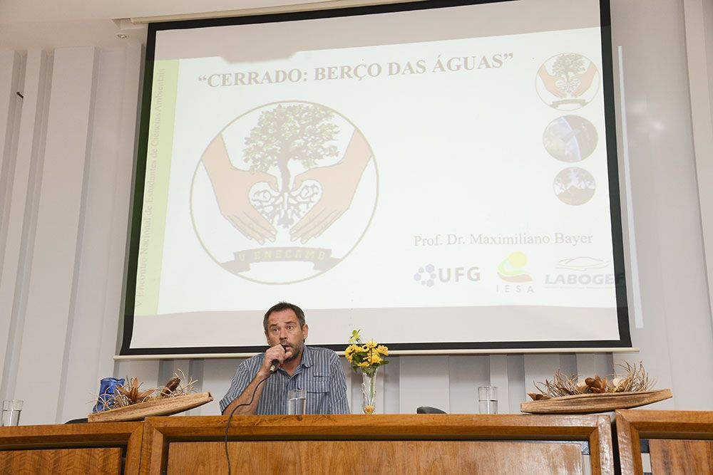 Professor Maximiliano