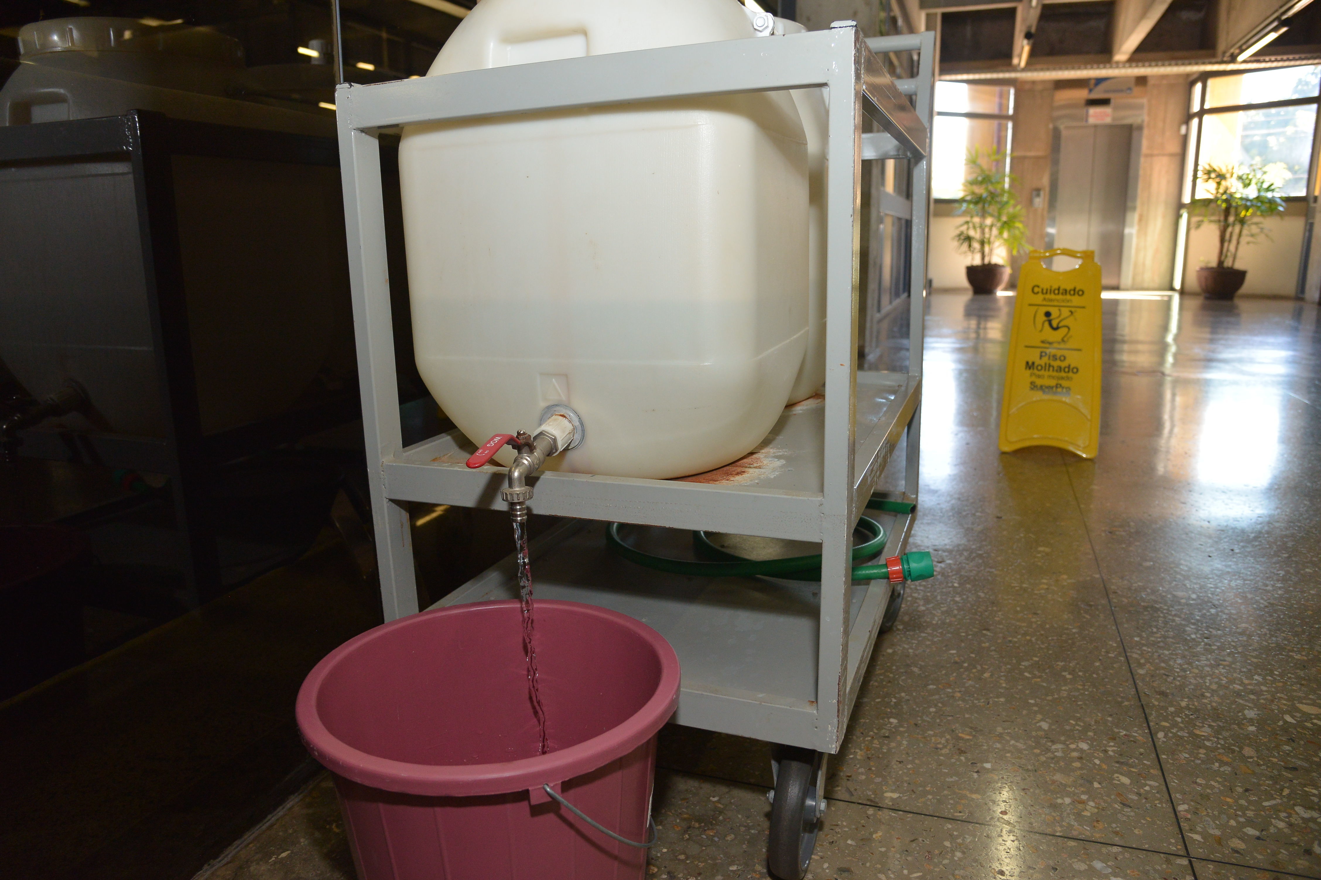 Sistema aproveita água do ar-condicionado que seria descartada