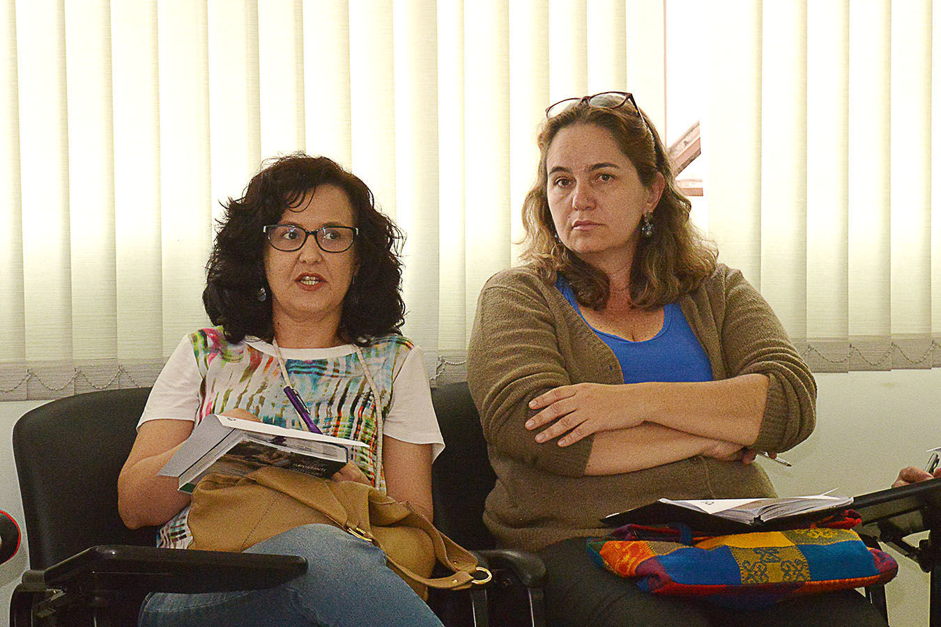 Docentes passam detalhes do curso de Educação Intercultural