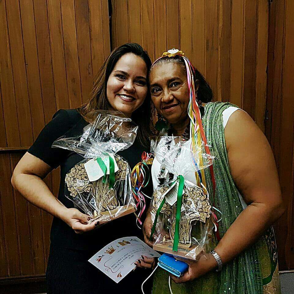 Priscila recebeu o troféu