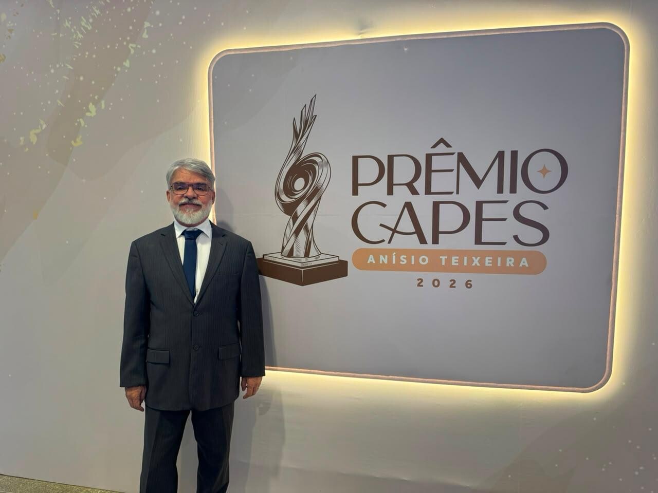 Luiz-Fernandes-Dourado_Premio-Capes-Anisio-Teixeira_2026_06