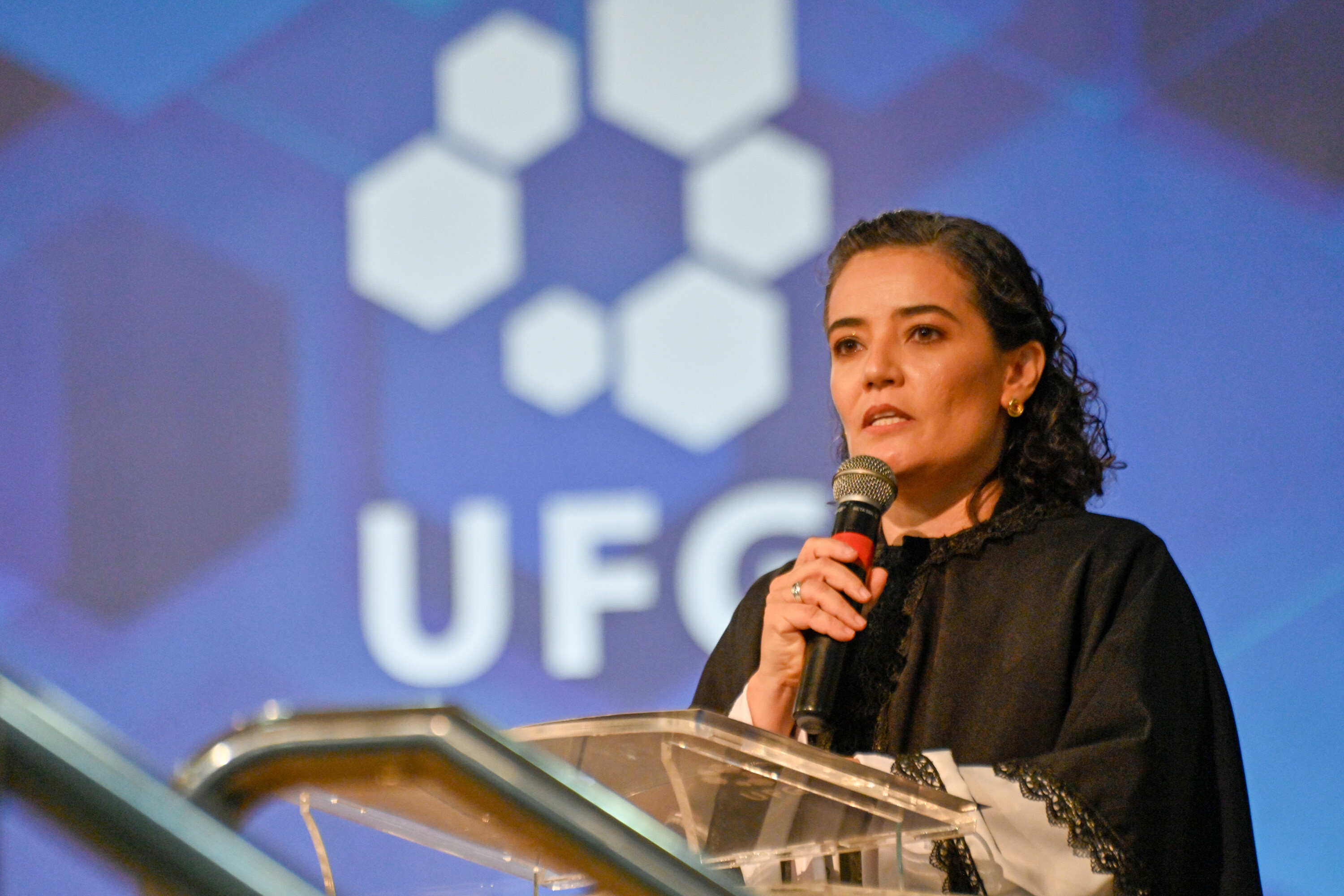 Posse reitora Sandramara Matias Chaves