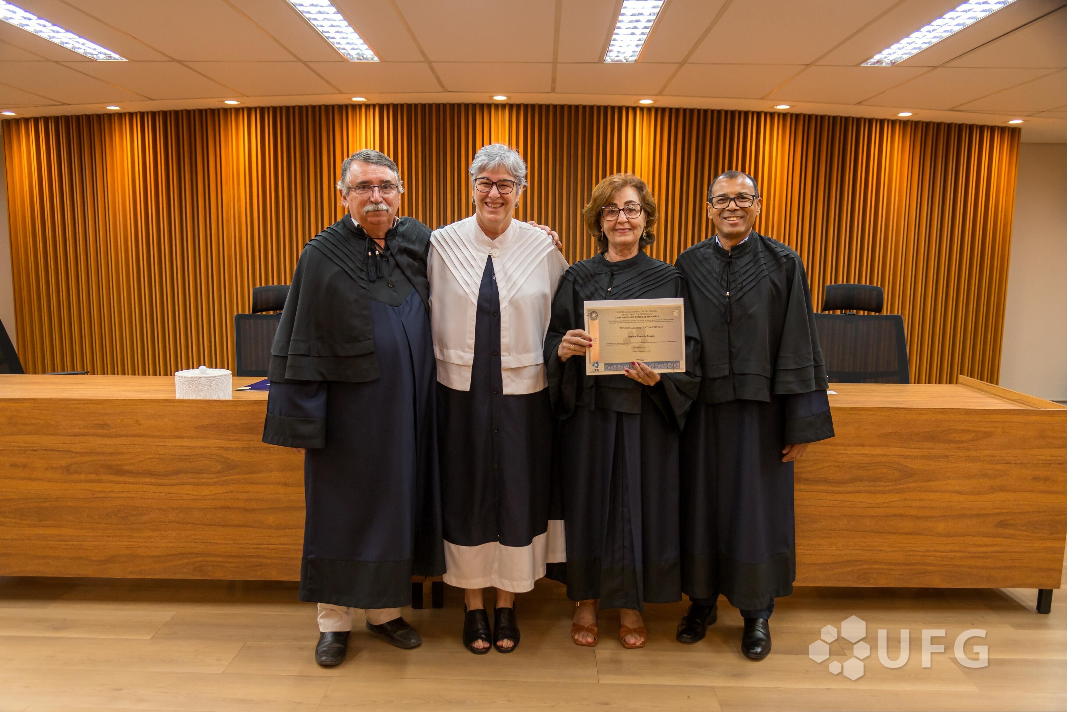 título servidora emérita Idalina Rosa