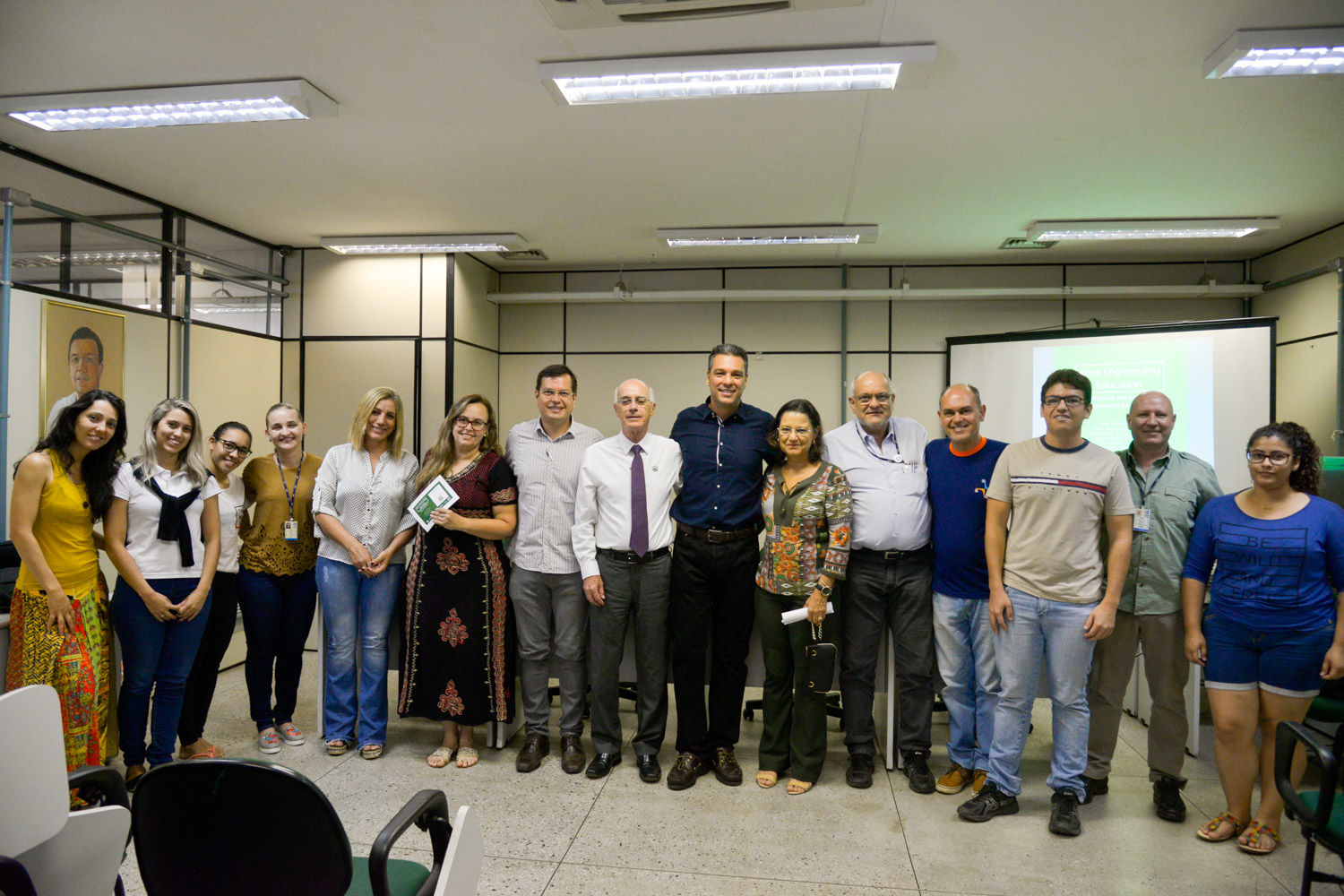 Grupo PET de Engenharia lança e-book sobre educação em engenharia
