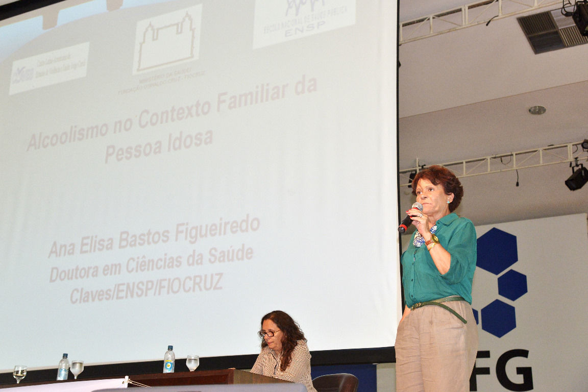 Alcoolismo entre idosos foi assunto de conferência no Conpeex