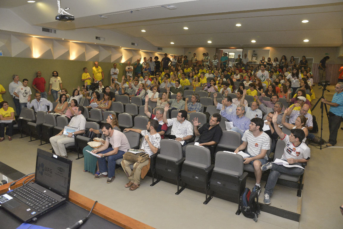 Discussão será retomada dia 05/1