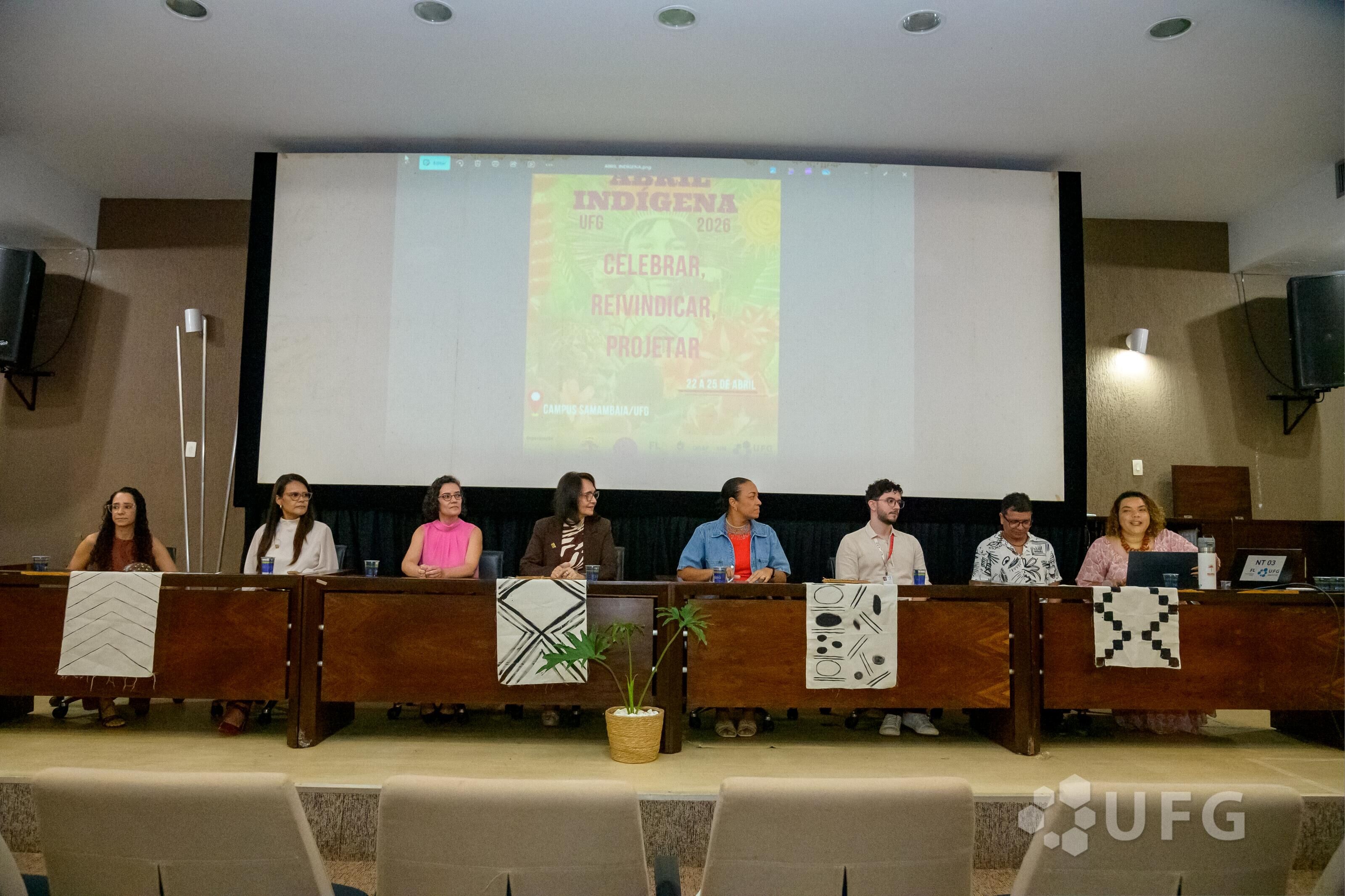 Abril indígena 2026