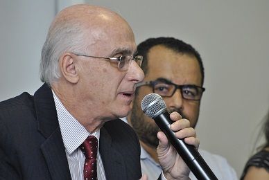 Orlando palestra assedio