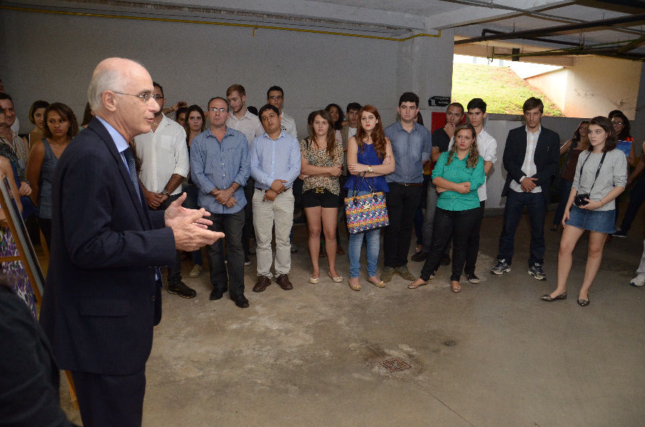 Reitor na inauguração do C.A de Biotecnologia