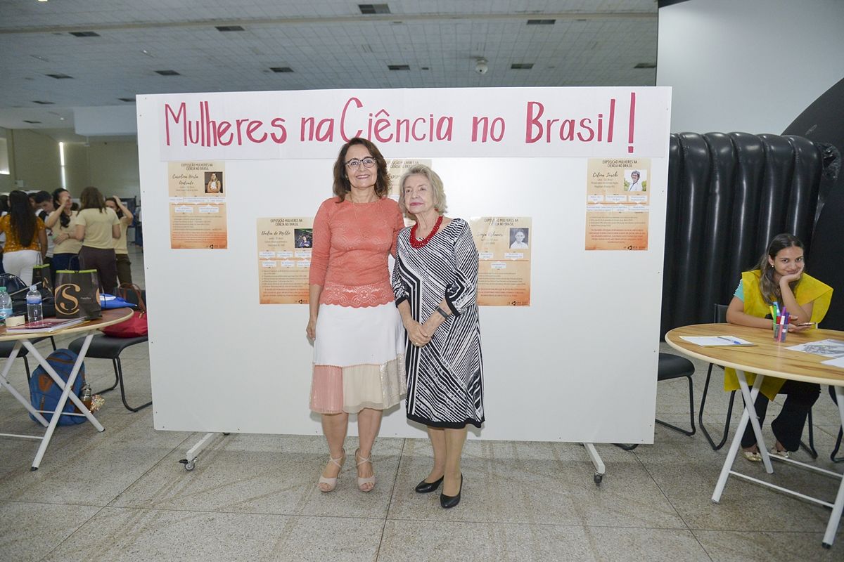 vice-reitora e professora Iria Brzezinski