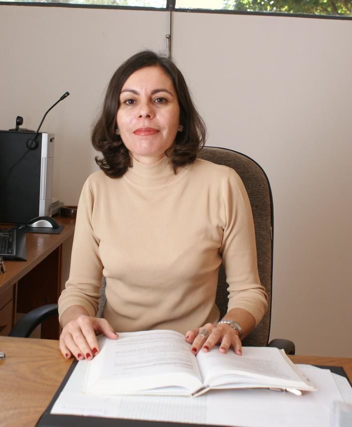 Prof.ª Dr.ª Francis Lee Ribeiro