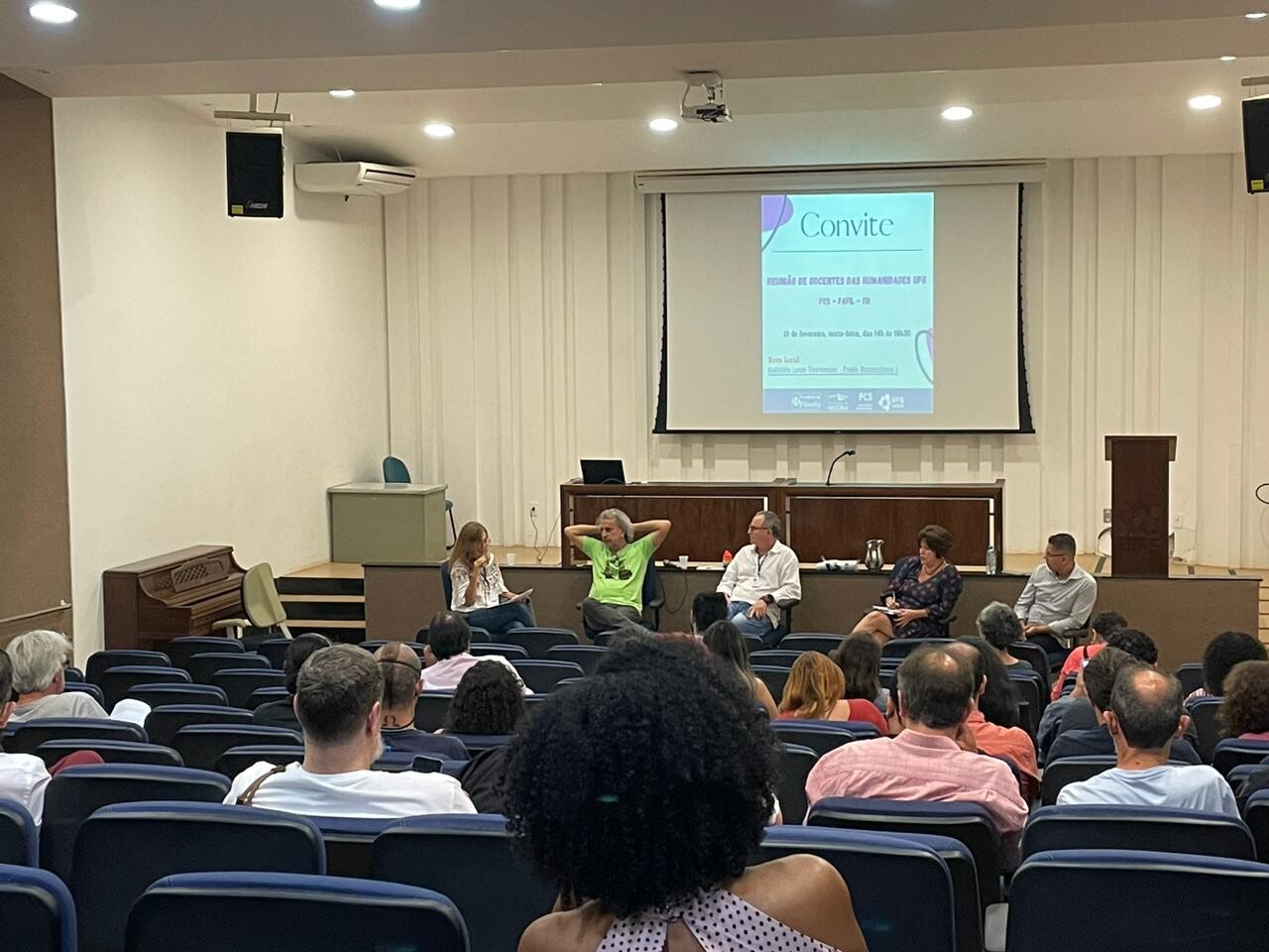 reunião das Humanidades da UFG