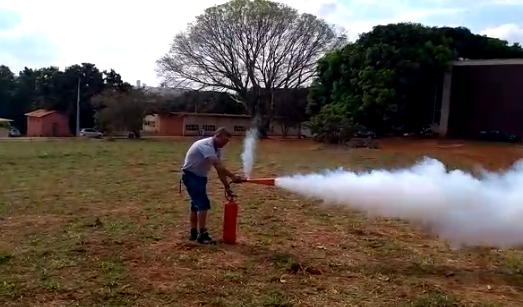 Treinamento de combate a incêndio