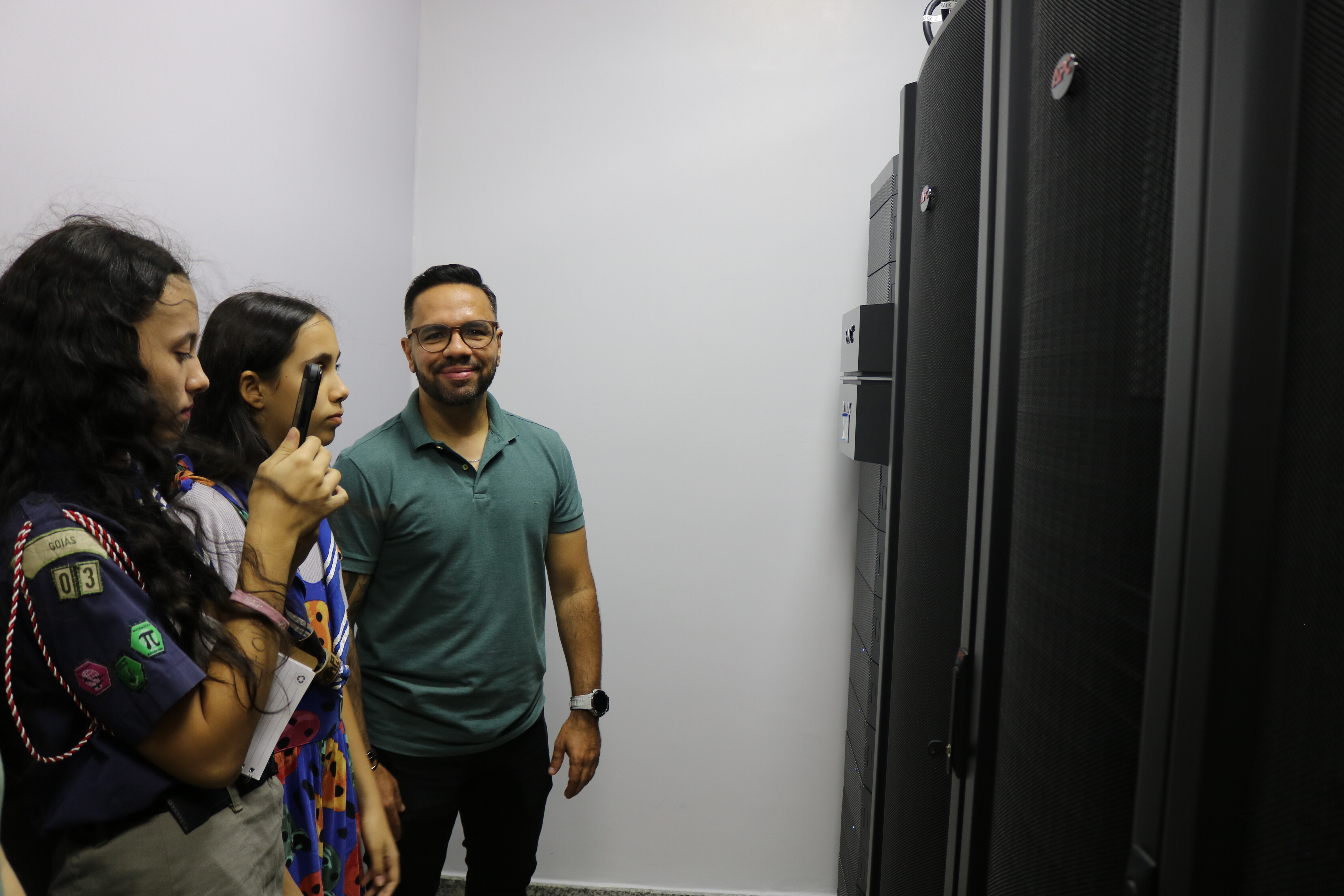 Escoteiras_visitam_LaMCADUFG_Cempa-Cerrado_02