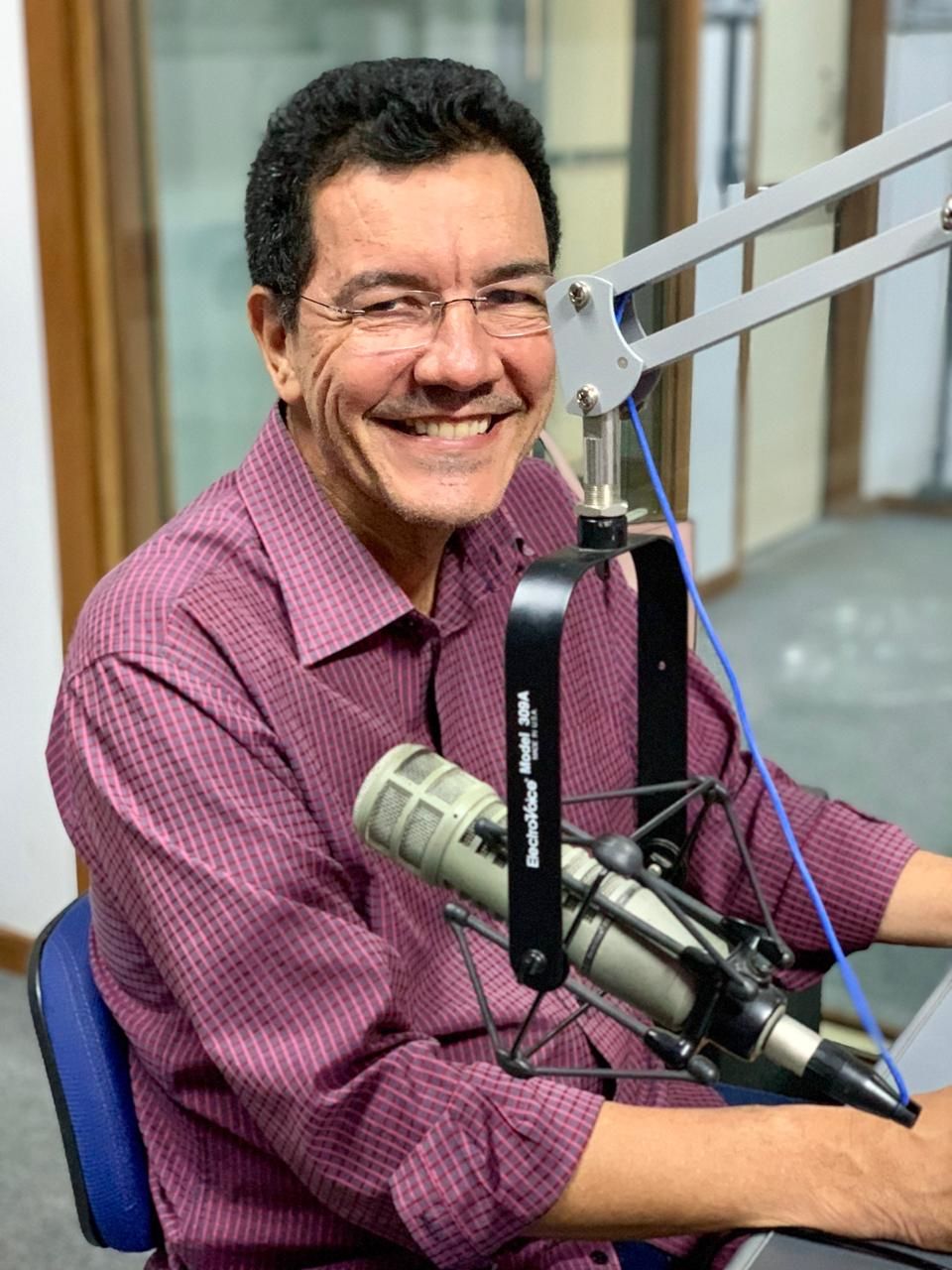 Reitor da UFG Edward Madureira