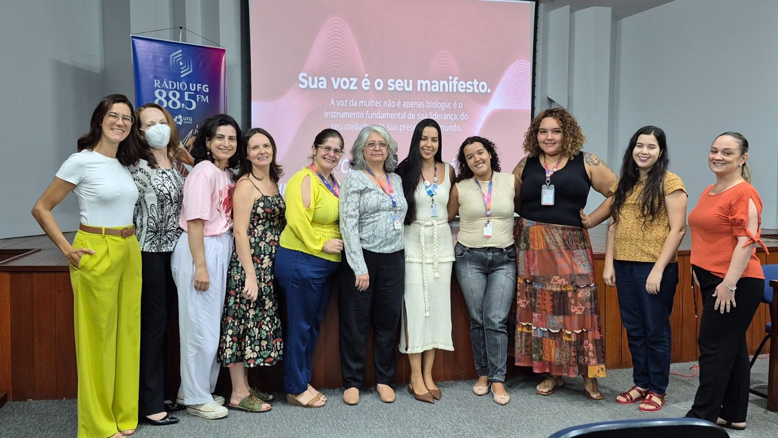 Servidoras da Rádio UFG participam de oficina sobre saúde vocal