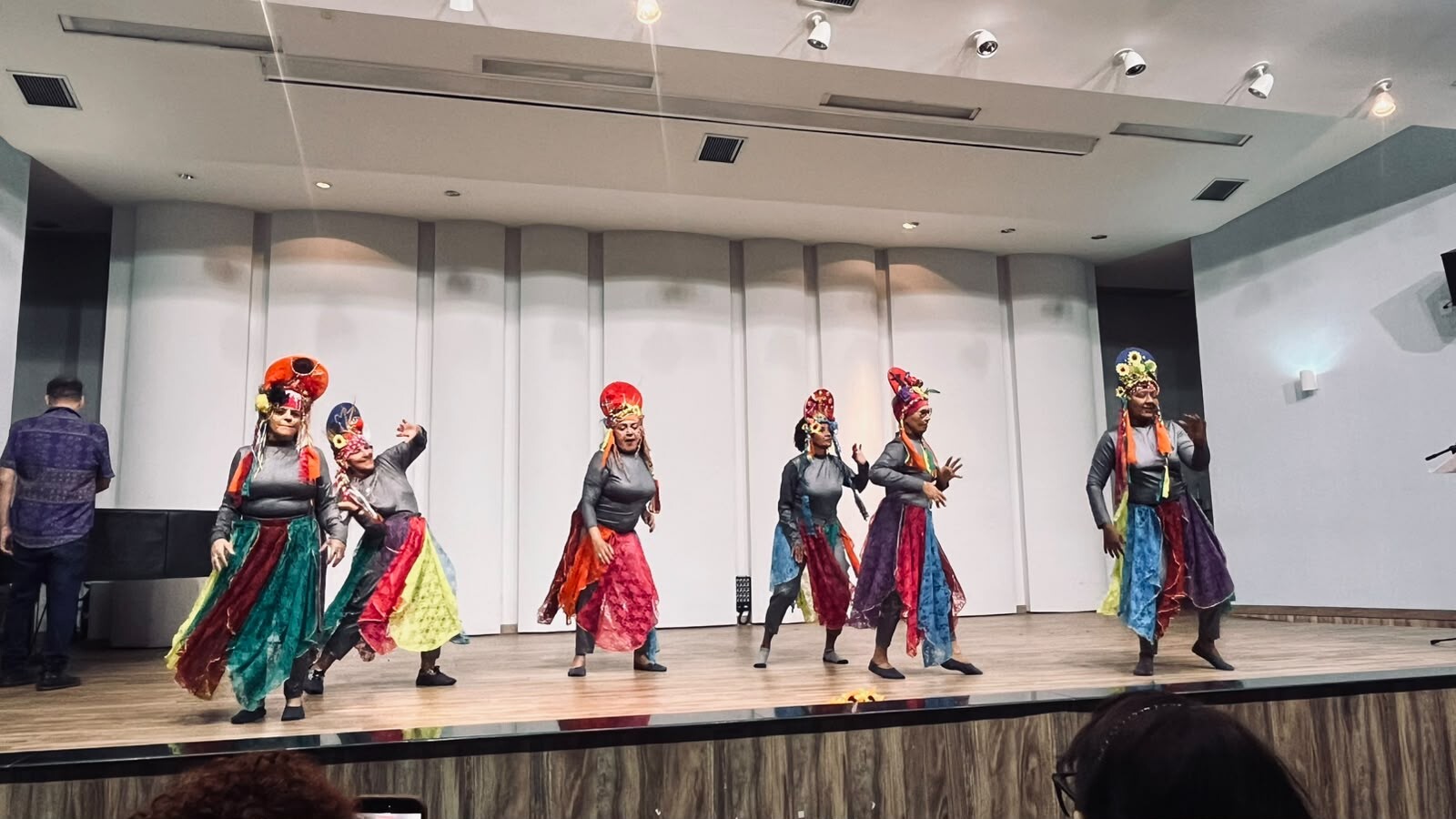 Cia Teatro Senhoras do Cerrado - Conferência 2