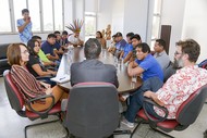 reitor recebe estudantes