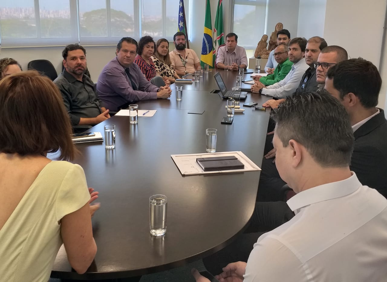 Vice-reitora e representantes da gestão recebem Comissão Avaliadora