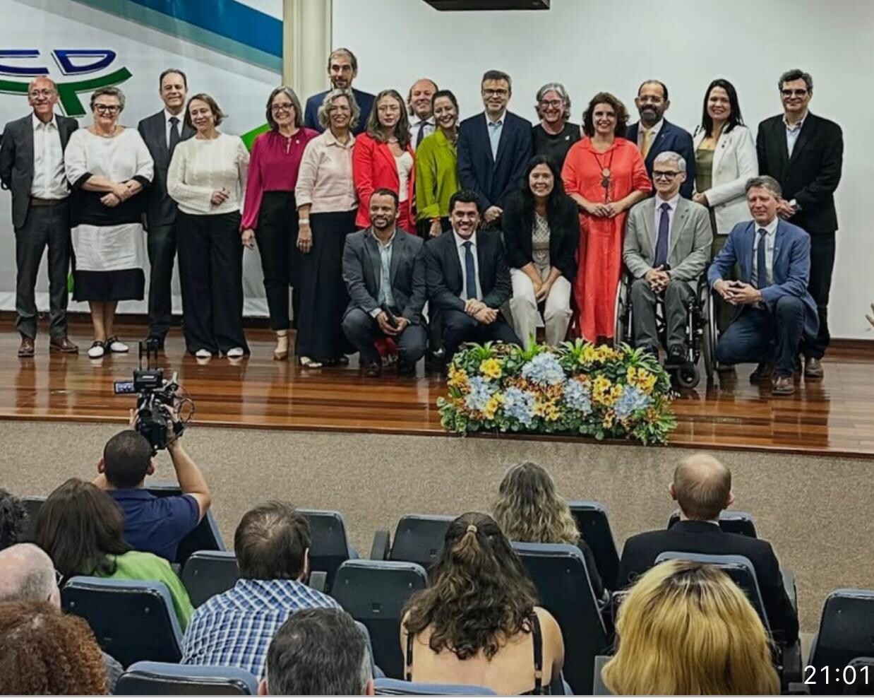 comitê cerrado