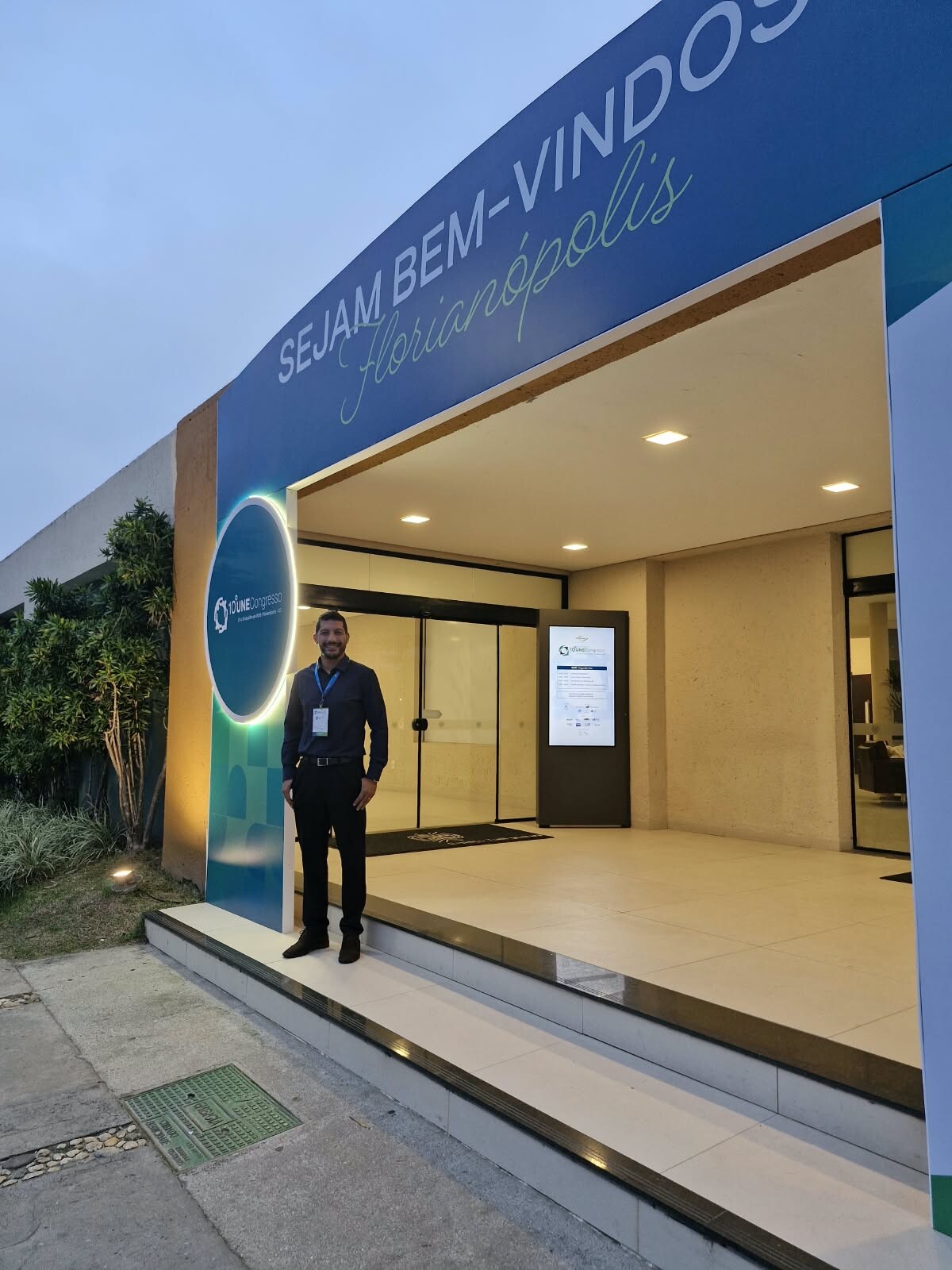 Colaborador do CIAR participa de congresso internacional