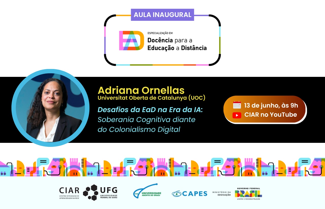 Imagem mostra detalhes de palestra de Adriana Ornellas (UOC), em abertura de especialização em Docência para a EaD