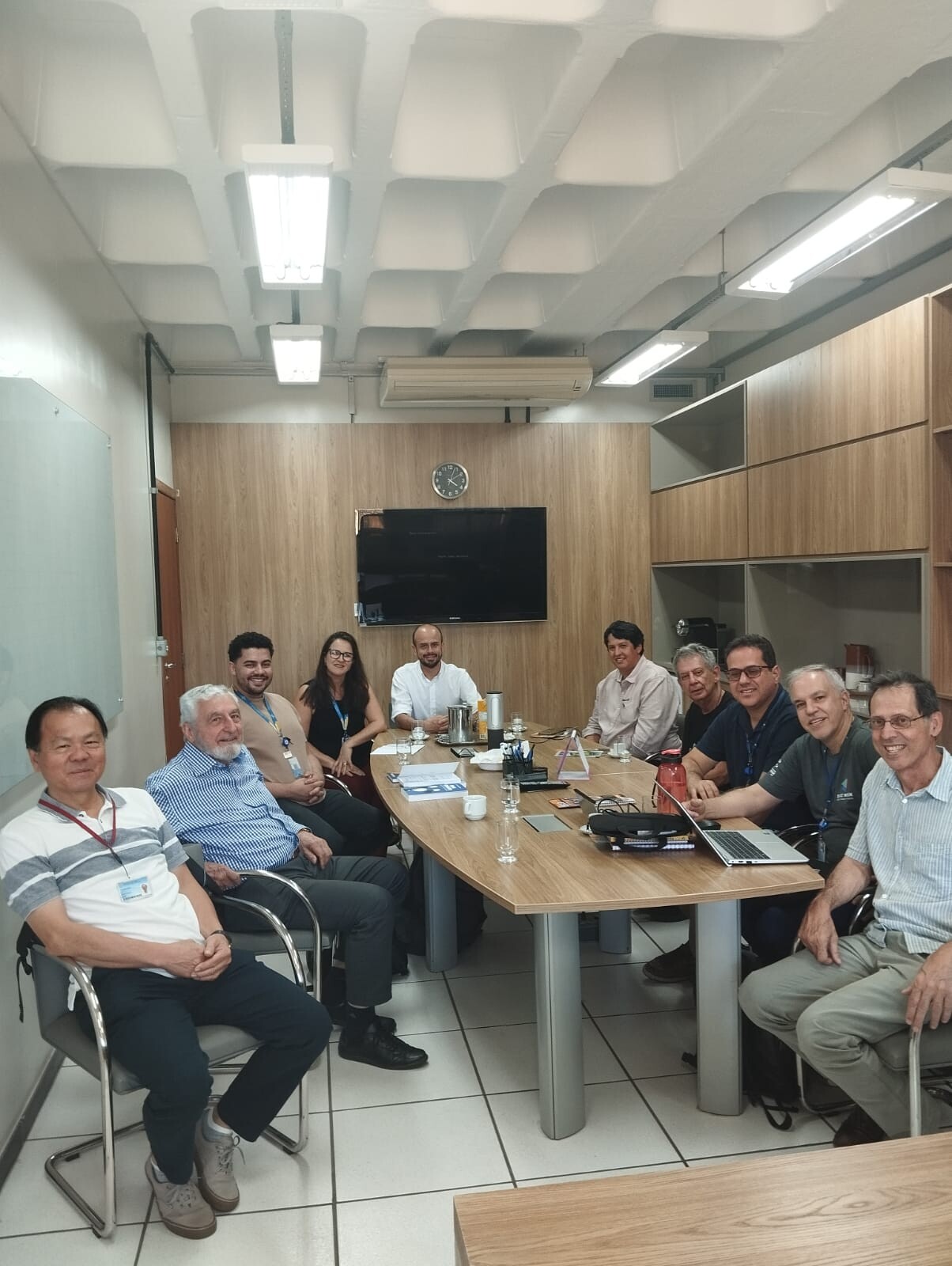 Reunião no Departamento de Ciências da Computação (DCC) da UFMG com participação de Prof. Heitor Soares (Chefe do DCC/UFMG), Louis Jacques Filion (HEC Montréal), Fernando Dolabela, Cândido Borges (LAPEI/UFMG), Calcida Almeida (CER Sebrae) e outros professores da UFMG.