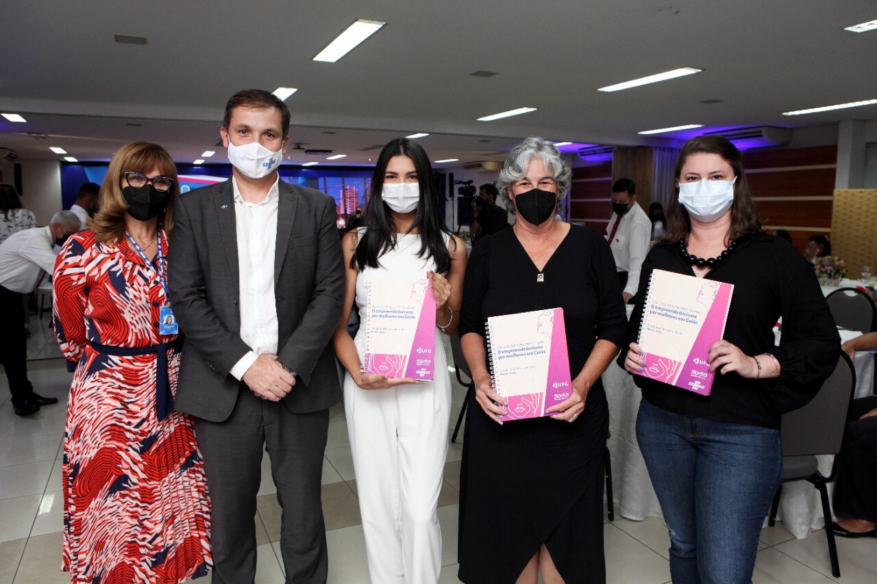 Equipe UFG no lançamento RPEG