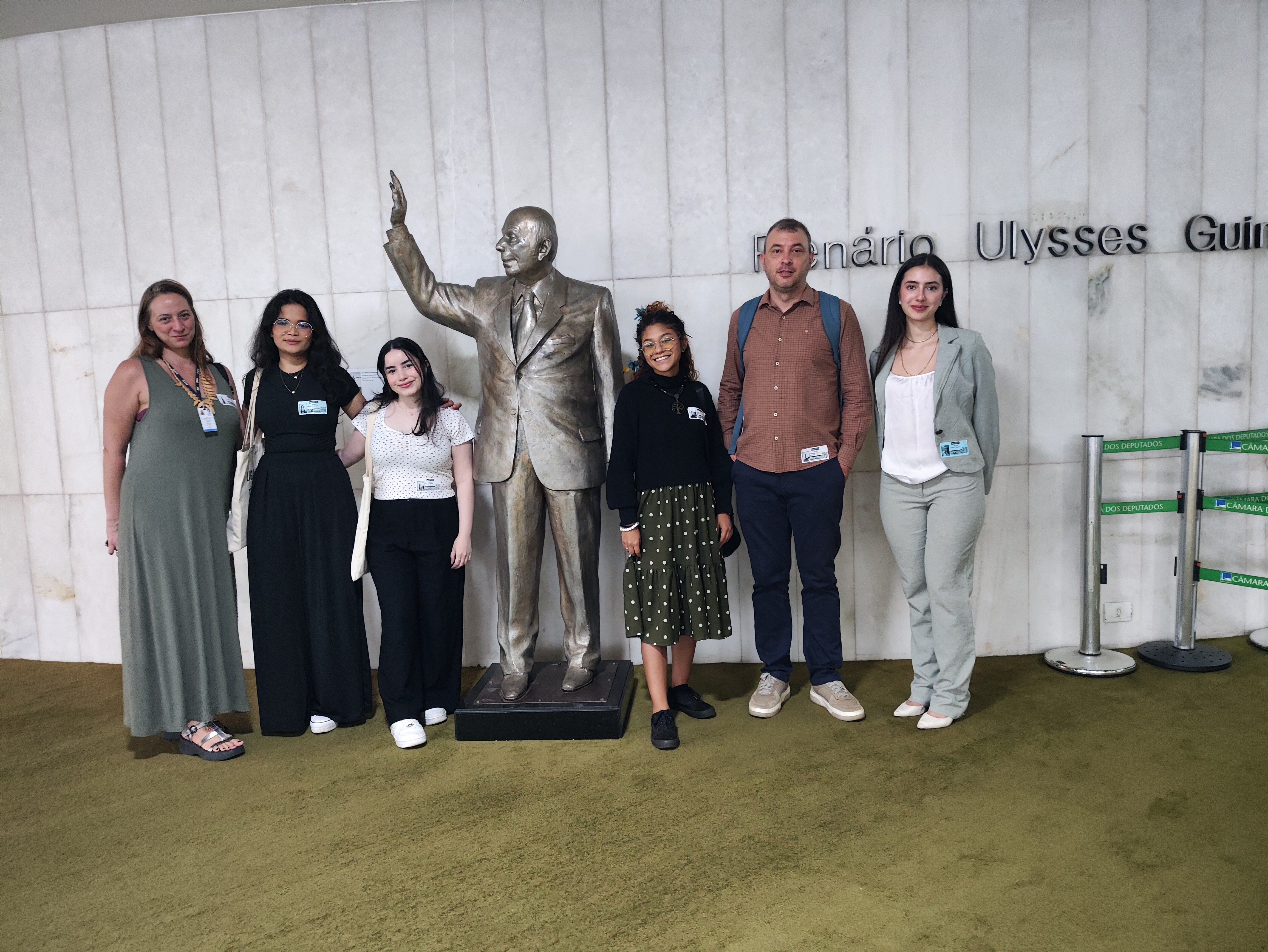 (Foto: Equipe Politizar e Beatriz Valença, Coordenadora Acadêmica do Politeia)