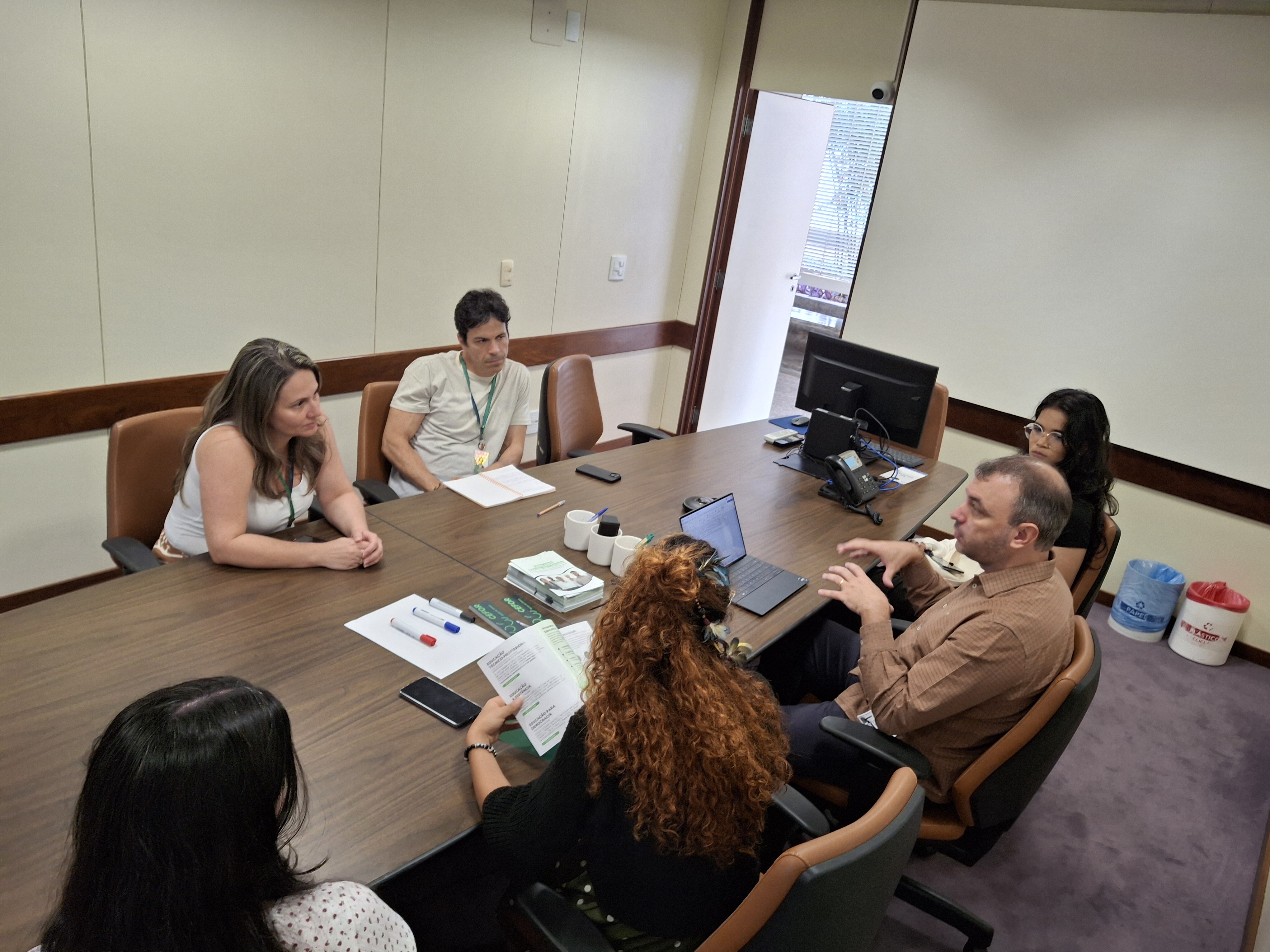 (Foto: Reunião com o CEFOR)