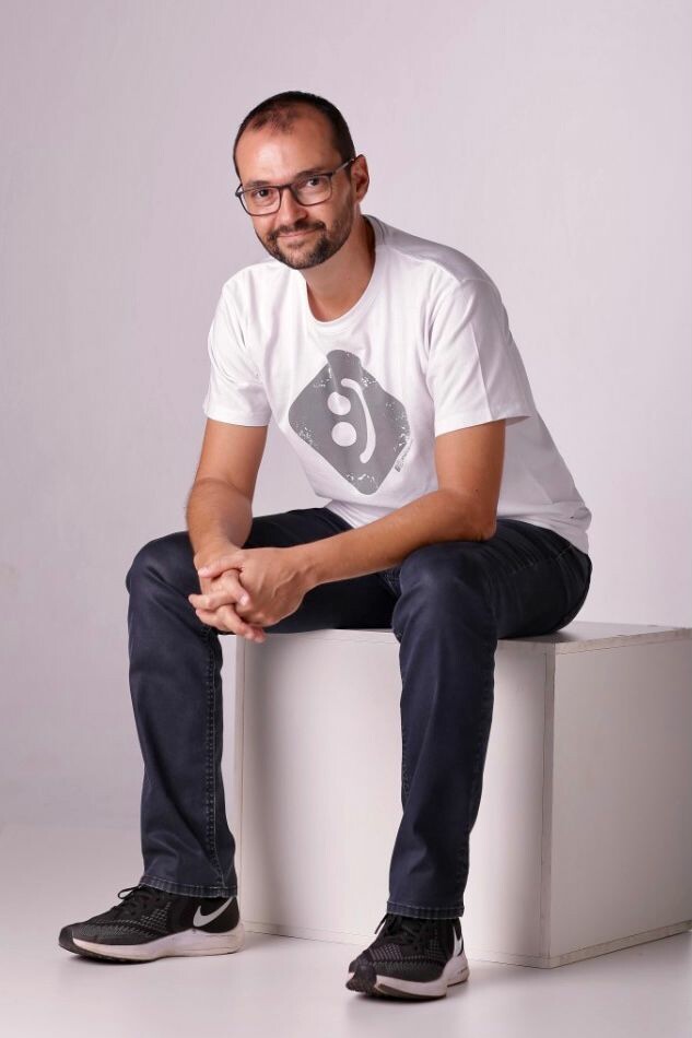 Leonardo Abrahão - Psicólogo, palestrante, escritor e idealizador da Campanha Janeiro Branco. Presidente do Instituto Janeiro Branco