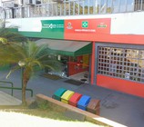 Fachada Farm. Univ. e Popular