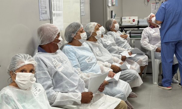 pacientes prestes a receberem injeção