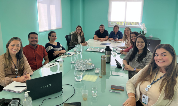 Encontro reforçou a parceria para ampliar o acesso a consultas, exames e cirurgias oftalmológicas pelo SUS em Goiás.