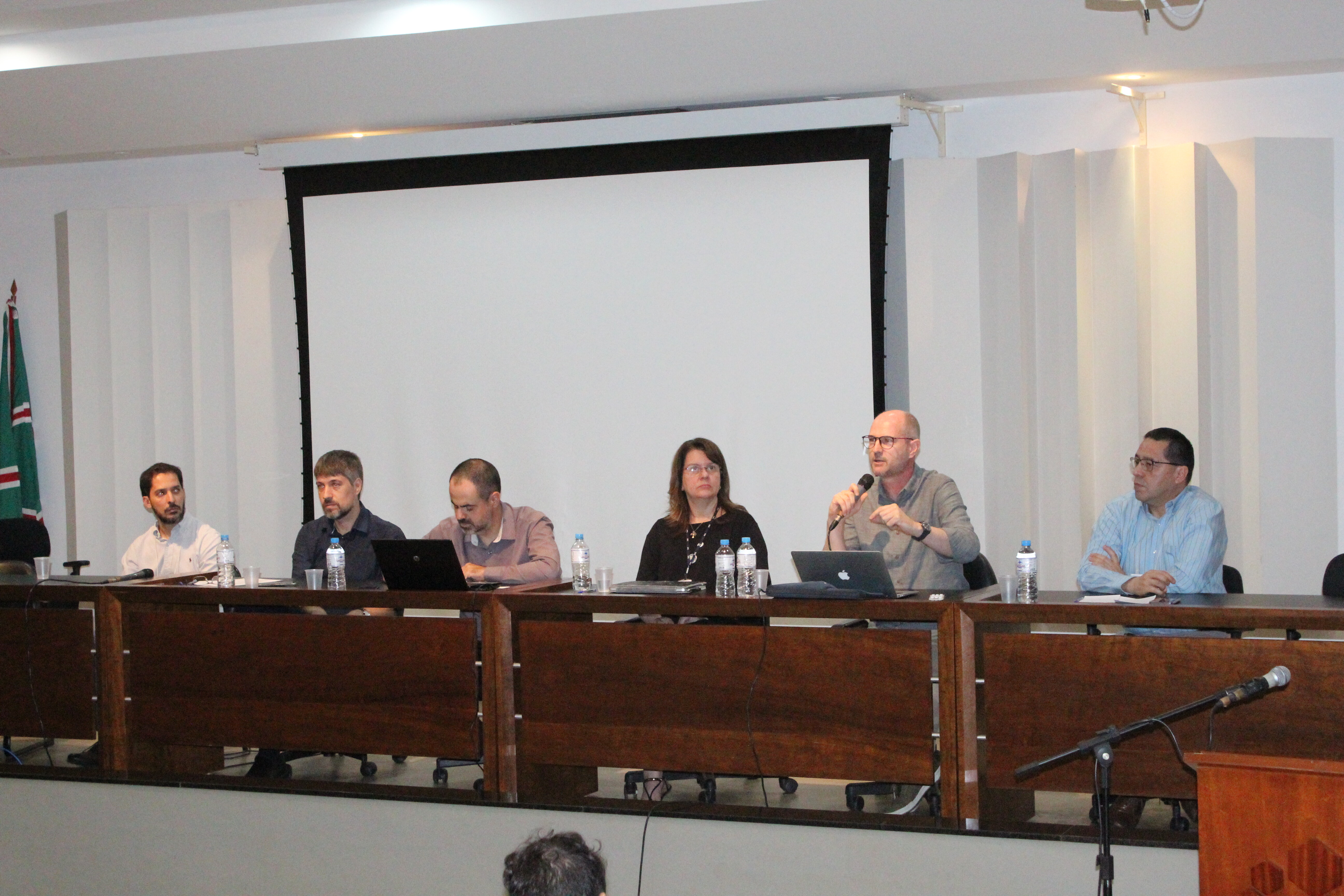 foto mesa coordenadores